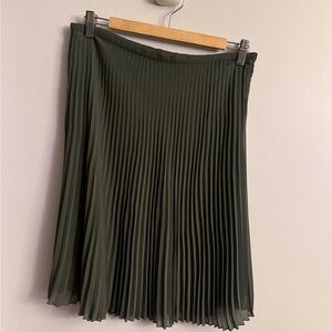 MNG Olive Green Pleated Midi Skirt – Size 40 (US 8)
